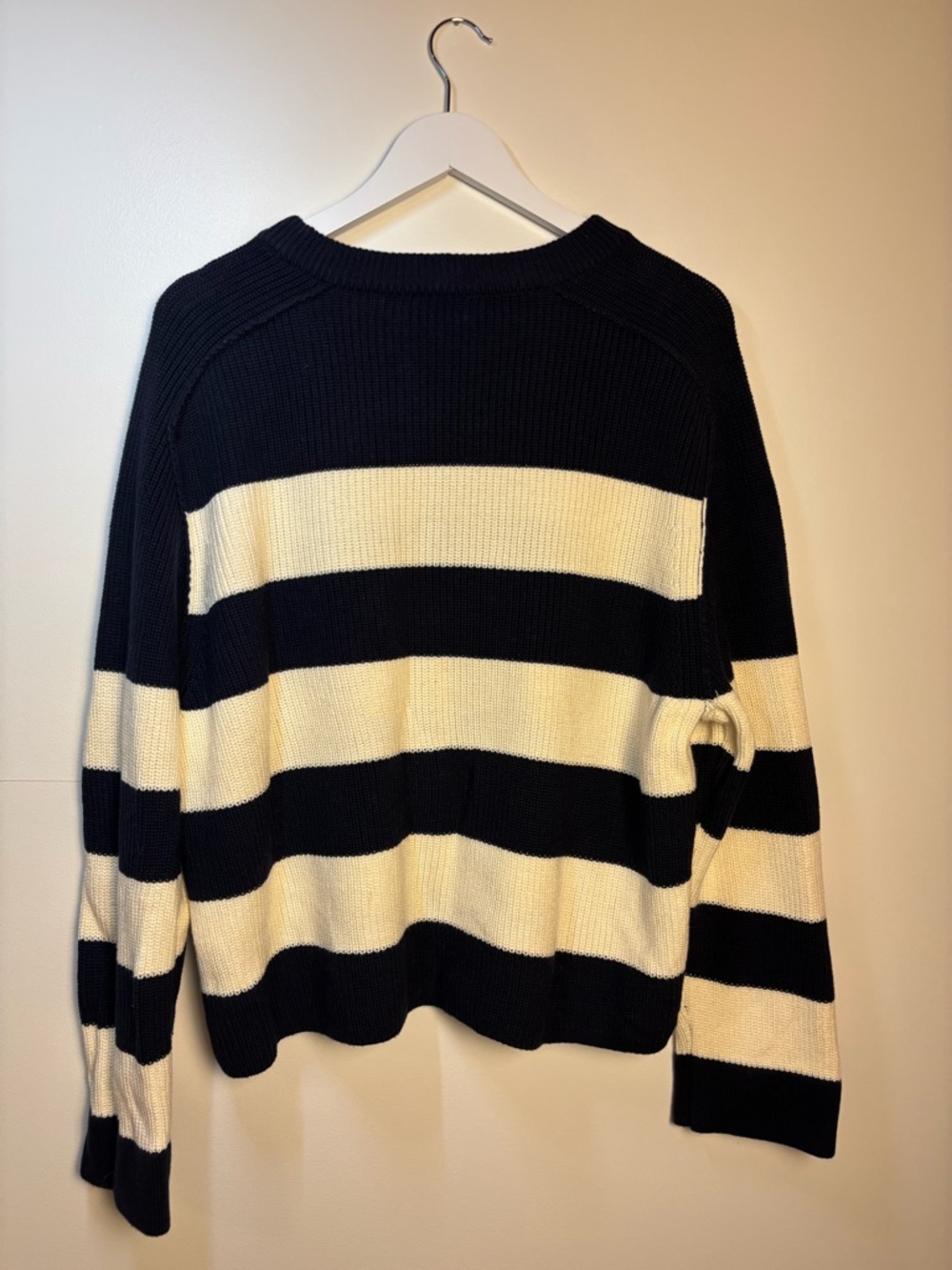 Tommy Hilfiger Wide-Striped Crewneck Sweater in Navy and Cream, size XL - Picture 4 of 9